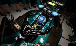 Aston Martin, a Fernando Alonso brucia... il sedile