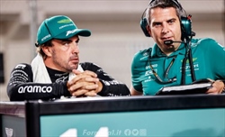 Aston Martin, a Fernando Alonso brucia... il sedile - Aston Martin, a Fernando Alonso brucia... il sedile