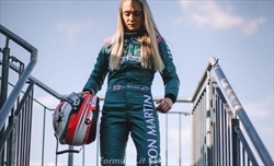 Aston Martin, il ruolo di Vettel nella crescita di una giovane pilota: il racconto - Aston Martin, il ruolo di Vettel nella crescita di una giovane pilota: il racconto