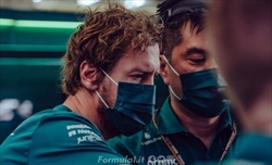 Aston Martin invia un pacco speciale a casa Vettel