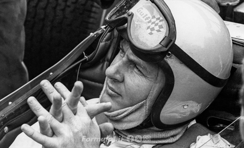 Atto vandalico contro McLaren, colpite le tombe del fondatore e dei familiari