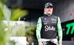 Audi prenderà l'intero controllo di Sauber? Le parole dei piloti e dei dipendenti - Il pilota Sauber Valtteri Bottas a Jeddah, Arabia Saudita.