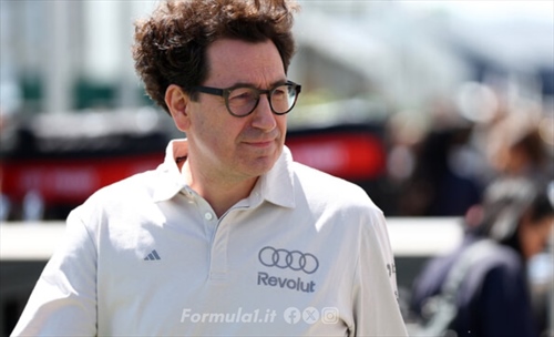 Audi scopre chi è davvero: un telaio da top 4 e un motore che frena l’ascesa - Audi scopre chi è davvero: un telaio da top 4 e un motore che frena l’ascesa