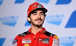 Bagnaia: «Vorrei veder vincere la Ferrari. Leclerc? Al livello di Verstappen. Ma il mio preferito...»