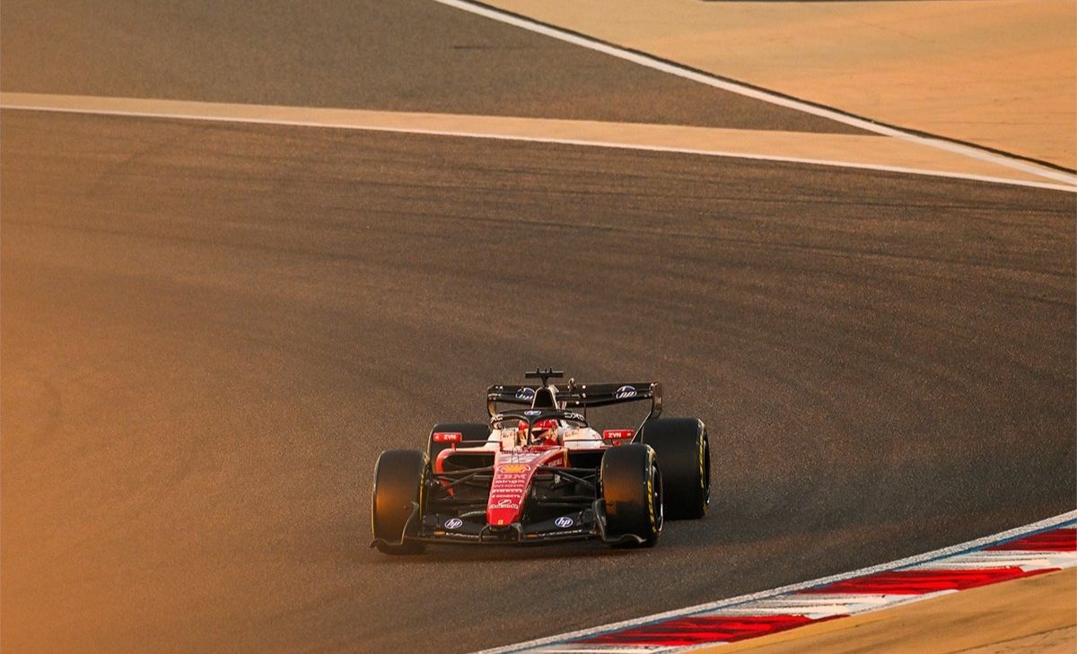 Bahrain ribalta la F1: Ferrari davanti, Mercedes c’è, Aston Martin affonda