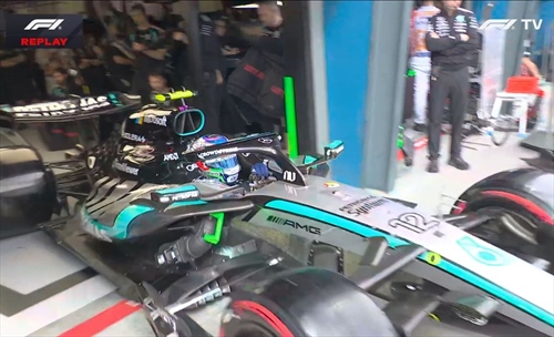 Bandiera rossa in Q3: Norris colpisce un ventilatore Mercedes in pista