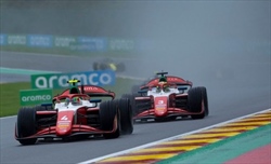 Bearman fa il tifo per Antonelli: «Spero che anche lui arrivi in Formula 1, se la merita» - Bearman fa il tifo per Antonelli: «Spero che anche lui arrivi in Formula 1, se la merita»