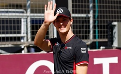 Bearman meglio di Schumacher: è lui il futuro della Ferrari? - Bearman meglio di Schumacher: è lui il futuro della Ferrari?
