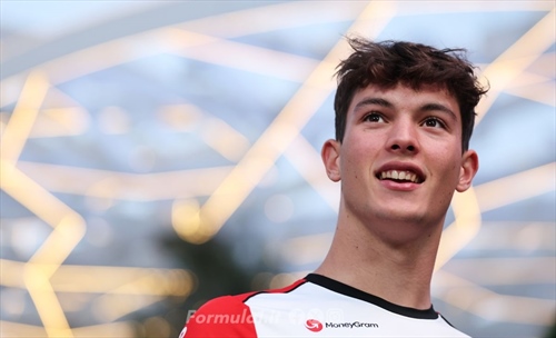 Bearman punta la Rossa, il giovane FDA ora fa sul serio: «Credo di essere pronto» - Bearman punta la Rossa, il giovane FDA ora fa sul serio: «Credo di essere pronto»