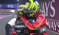 Bearman su Hamilton: «Nel 2016 mi mandò un video, essere in F1 con lui è un onore» - Bearman su Hamilton: «Nel 2016 mi mandò un video, essere in F1 con lui è un onore»