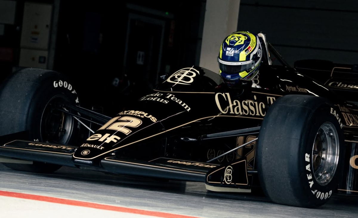 Bearman sulle orme di Senna: a Silverstone guida la Lotus 97T
