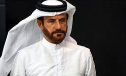 Ben Sulayem silenzia il paddock: provvedimenti contro chi insulterà la Federazione 