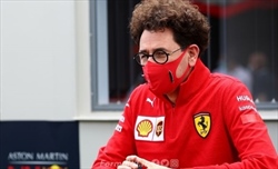 Binotto: Impressionato da Sainz per i suoi risultati e l'integrazione in Ferrari - Binotto: Impressionato da Sainz per i suoi risultati e l'integrazione in Ferrari