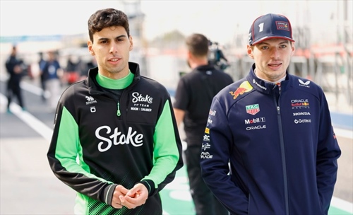 Bortoleto lancia la sfida a Verstappen: «Vorrei correre al suo fianco ma...»