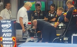 Red Bull, problemi per Verstappen o controlli di routine? La FIA osserva - BREAKING: Problemi sulla Red Bull di Verstappen? La FIA osserva