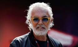 Briatore non chiude la porta a Sainz: «Se vorrà venire in Alpine nel 2026 noi saremo qui»