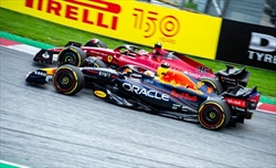 Brundle sulla difesa di Verstappen: «Molto corretta, ma Leclerc è lontano. Se solo la Ferrari...» - Brundle sulla difesa di Verstappen: «Molto corretta, ma Leclerc è lontano. Se solo la Ferrari...»