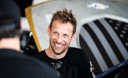 Button sul possibile ritiro di Hamilton: «Ha ancora fame di vittorie. Non lascerà presto»