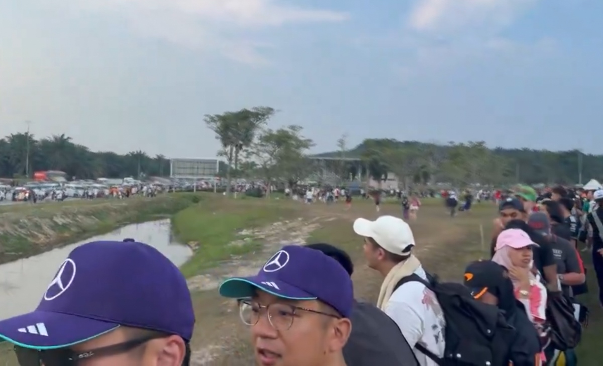 Caos a Sepang: tifosi senz’acqua e bloccati per ore dopo le prove