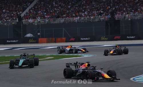 Caos partenze in Bahrain, rivelato l’errore dietro ai guasti - Caos partenze in Bahrain, la FIA spiega l’origine dell’errore