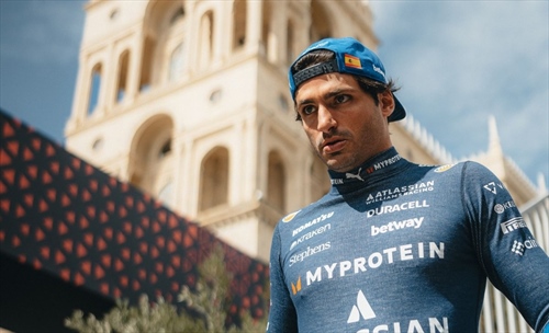 Carlos Sainz e la danza della pioggia
