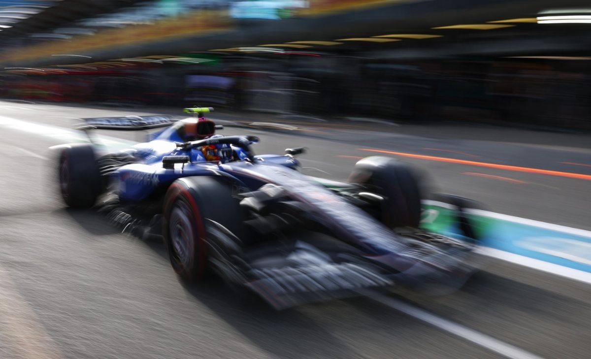 Carlos Sainz e la danza della pioggia