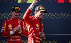 Carlos Sainz, il disoccupato di lusso: perchè Red Bull e Mercedes dovrebbero ingaggiarlo - Carlos Sainz, il disoccupato di lusso: perchè Red Bull e Mercedes dovrebbero ingaggiarlo