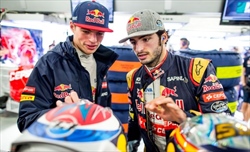 Carlos Sainz, il disoccupato di lusso: perchè Red Bull e Mercedes dovrebbero ingaggiarlo - Carlos Sainz, il disoccupato di lusso: perchè Red Bull e Mercedes dovrebbero ingaggiarlo