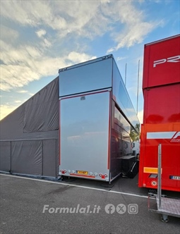 Scandalo Oakes - La Hitech GP arriva a Imola, ma cancella ogni segno del suo fondatore - Caso Oakes - A Imola la Hitech si 'spoglia' e prende le distanze dal suo fondatore