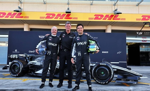 Checo scherza con Bottas, ma non troppo: «Se falliamo, vendiamo i trofei su eBay»