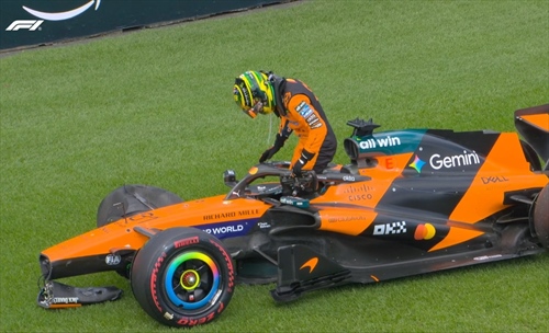 Clamoroso a Melbourne: Oscar Piastri nel muro durante i giri di schieramento