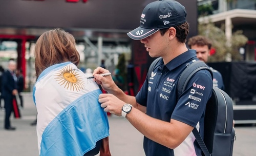 Colapinto racconta i suoi sacrifici per la F1: «Da solo in Europa a 14 anni»