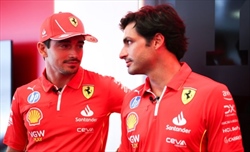 Con Leclerc davanti Sainz vede rosso, ma non quello Ferrari