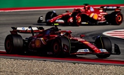 Con Leclerc davanti Sainz vede rosso, ma non quello Ferrari - Con Leclerc davanti Sainz vede rosso, ma non quello Ferrari