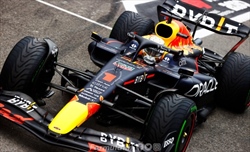 Con questo passo Verstappen potrebbe vincere anche partendo ultimo - Con questo passo Verstappen potrebbe vincere anche partendo ultimo