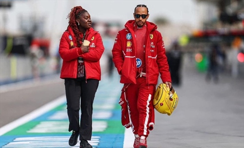 Continuano i cambiamenti per Hamilton: una sua collaboratrice abbandona - Continuano i cambiamenti per Hamilton: una sua collaboratrice abbandona