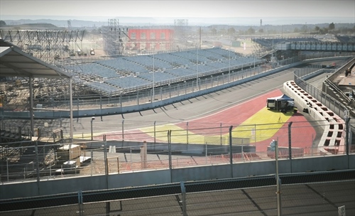 Corsa contro il tempo al Madring. Le foto a 3 settimane dal GP - Corsa contro il tempo al Madring