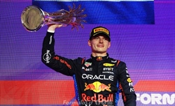 Cosa fa Verstappen nel tempo libero? Corre (online) e scherza coi fan - Cosa fa Verstappen nel tempo libero? Corre (online) e scherza coi fan