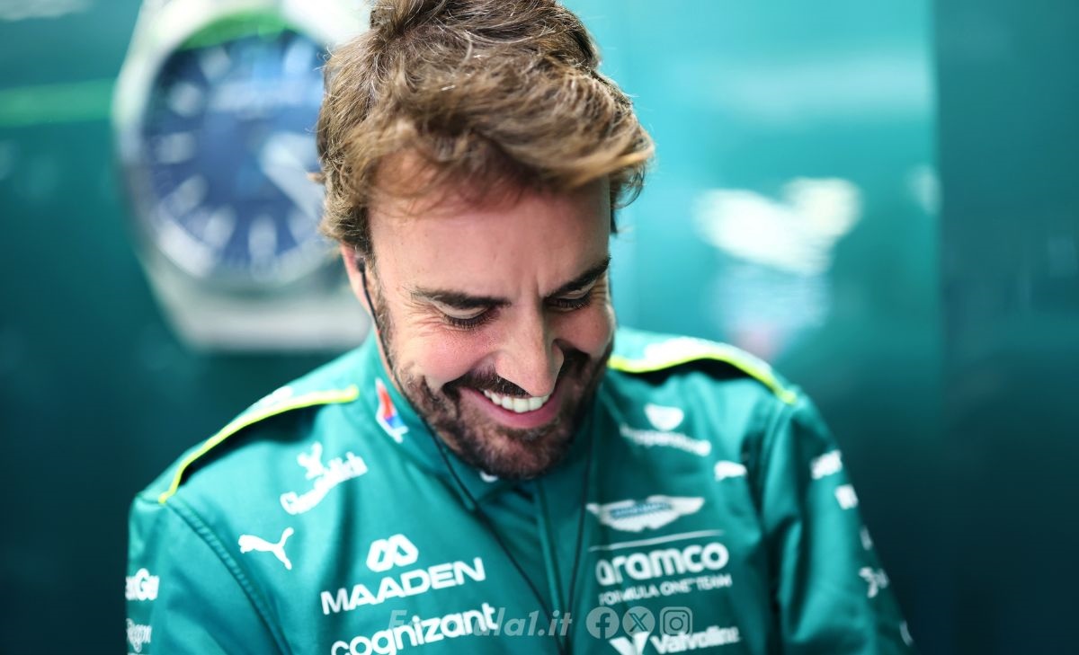 Crisi Aston Martin, Alonso scalda le ruote...del passeggino