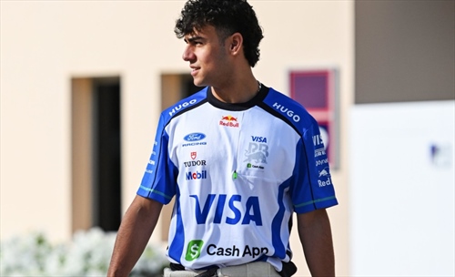 Da fan a rivale: Lindblad realizza il sogno di correre contro Hamilton