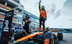 Da outsider a candidata al titolo: come Andrea Stella ha trasformato la McLaren - Da outsider a candidata al titolo: la parabola della McLaren guidata da Andrea Stella