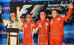Dal miracolo di Raikkonen all'incredibile beffa per Massa: numeri e storie del GP del Brasile - Dal miracolo di Raikkonen alla beffa per Massa: numeri e storie del GP del Brasile
