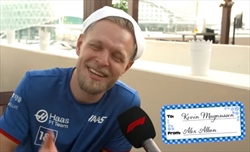 Il Natale segreto dei piloti della Formula 1. Dal Monopoli ad un vero leone, ma il più geniale è Charles - Dal Monopoli a un leone vero. I regali del Natale segreto dei piloti della Formula 1