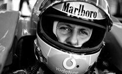 Demolita la prima dimora di Michael e Corinna Schumacher. Città a rischio scomparsa - Demolita la prima dimora di Michael e Corinna Schumacher. Città a rischio scomparsa