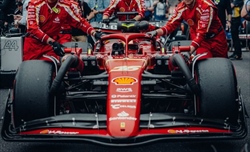 Dietro il duello in casa Ferrari c'è il nervosismo di Leclerc