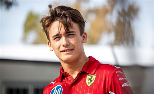 Dino Beganovic debutta sulla Ferrari nelle FP1 del GP del Bahrain