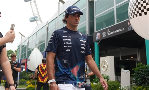 Disastro FIA a Singapore, Sainz furioso dopo l'episodio in qualifica