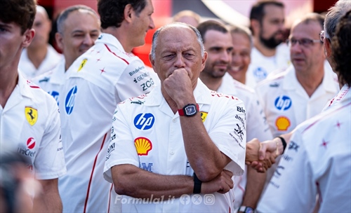 Disfatta Ferrari. Vasseur: «Peggio di quanto mi aspettassi.»