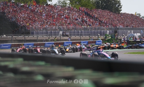 Disfatta Ferrari. Vasseur: «Peggio di quanto mi aspettassi.» - Disfatta Ferrari. Vasseur: «Peggio di quanto mi aspettassi.»
