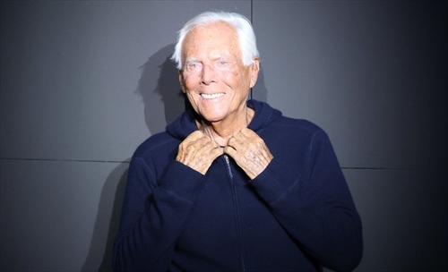 Domenicali e Leclerc ricordano Armani: «Un onore lavorare con te. Ci mancherai»